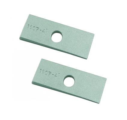 Traction Bar Wedge Sets 4 Degree Traction bar wedge set with 4 degree shim angle, aluminum Mr Gasket