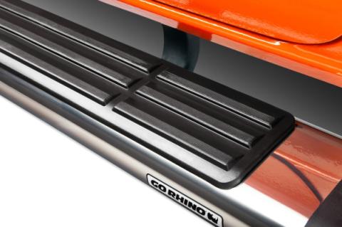 6 Inch OE Xtreme SideSteps With Mounting Bracket Kit Polished Stainless Steel 2000-2006 Silverado/Sierra 1500 2001-2006 Silverado/Sierra 2500 HD/3500 Go Rhino
