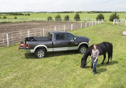 TruXport Tonneau Cover Black 1997-2004 Dodge Dakota 6 Foot 6 Inch Bed Truxedo