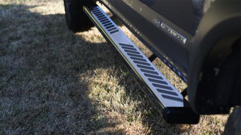 Summit Ridge 2.0 Running Board Kit Polished Stainless 2004-2015 Nissan Titan Crew Cab Lund