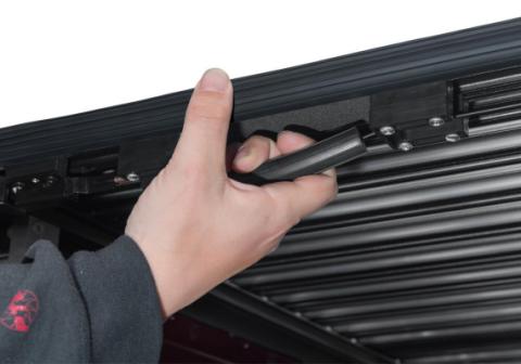 Retrax IX Tonneau Cover 2016-2024 Nissan Titan King Cab 6' 6 inch Bed with or without Utili-Track System