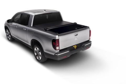 Lo Pro Tonneau Cover Black 2004-2006 (2007 Classic) Silverado/Sierra 5 Foot 9 Inch Bed Truxedo