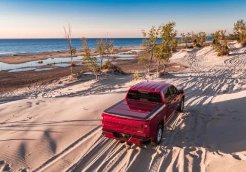 Tonneau Cover Fusion 2019-2020 Silverado/Sierra 1500/2020 2500 HD/3500 HD 6 Foot 7 Inch Bed With Or Without MultiPro Tailgate UnderCover