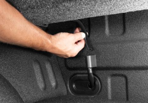 RetraxPRO with EZ-Off FRC-4000 Retractable Tonneau Cover Industrial Strength Aluminum Construction 2015-2020 Ford F-150 6' 7 inch Bed