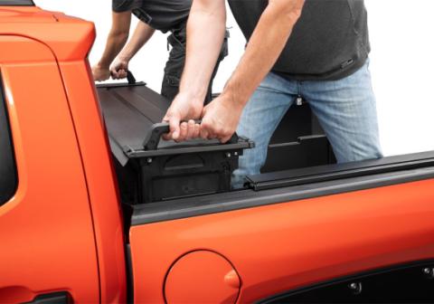 RetraxPRO with EZ-Off FRC-4000 Retractable Tonneau Cover Industrial Strength Aluminum Construction 2017-2026 Ford F-250/350 6' 10 inch Bed