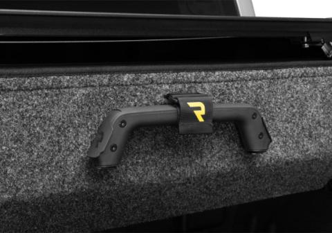 RetraxPRO with EZ-Off FRC-4000 Retractable Tonneau Cover Industrial Strength Aluminum Construction 2014-2018 Silverado/Sierra 5' 9 inch Bed Standard Rails