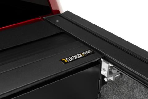 RetraxOne XR Retractable Tonneau Cover Matte One Piece Polycarbonate Construction 1988-1999 Chevy/GMC C/K/1999-2006 (2007 Classic) Silverado/Sierra 6' 6 inch Bed without Stake Pockets Standard Rails