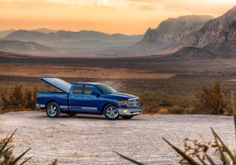 Tonneau Cover LUX 2019 (New Body Style) 2025 Silverado 1500 6 Foot 7 Inch Bed Without Multi-Flex Tailgate Abalone White UnderCover
