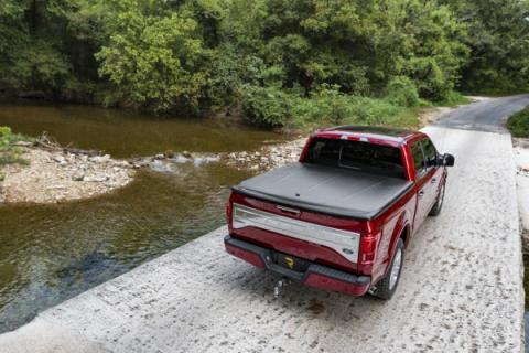 Tonneau Cover SE 2016-2024 Nissan Titan 6 Foot 7 Inch Bed Std/Ext/Crew Black Textured UnderCover