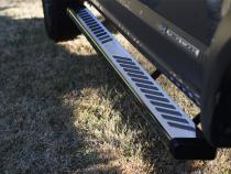 Summit Ridge 2.0 Running Board Kit Polished Stainless 2019-2021 Toyota Tundra TRD Pro CrewMax Cab Lund